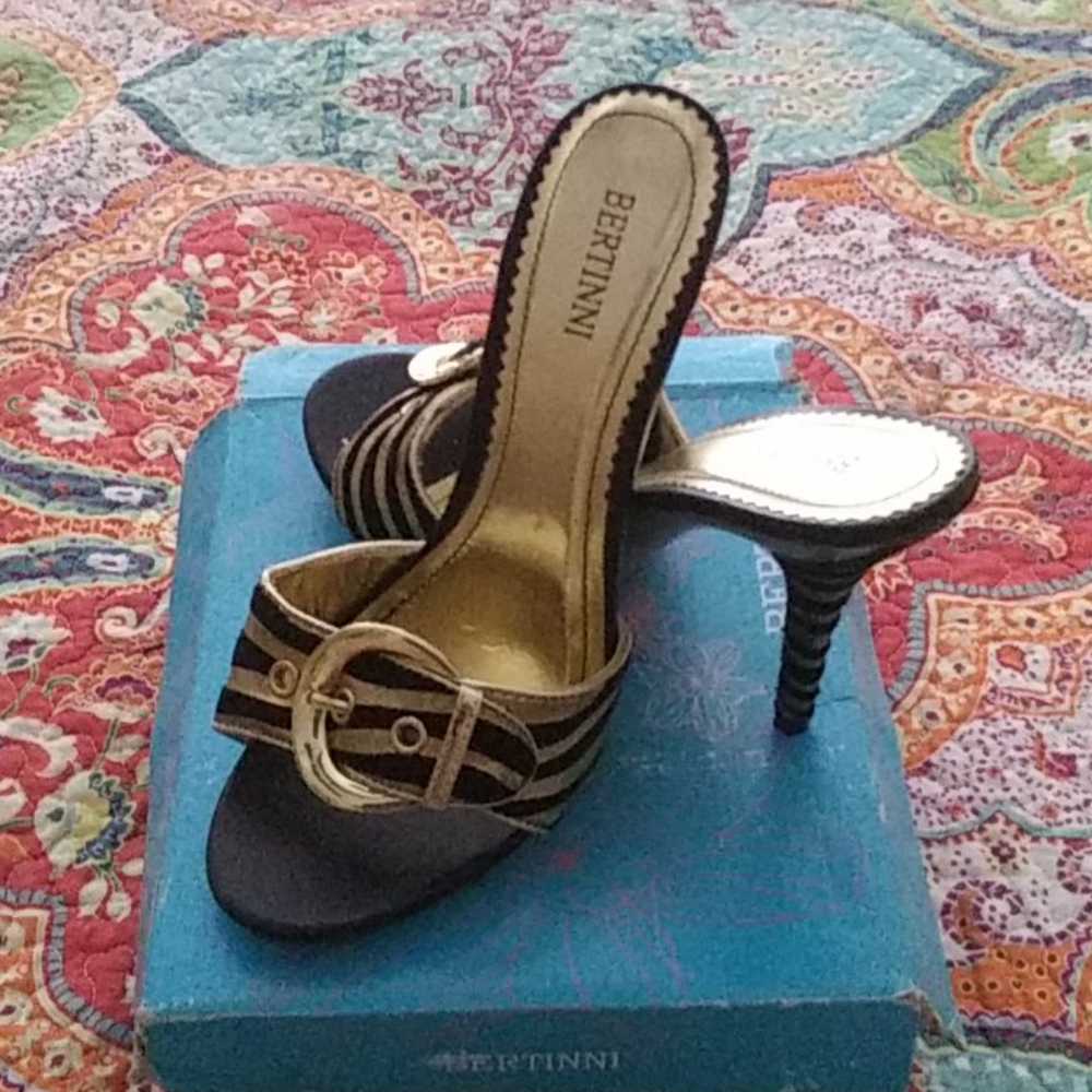 Cute tiger print heel